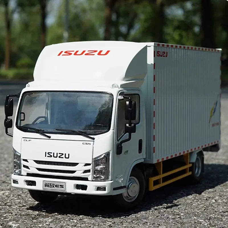 Diecast 1/18 scale Isuzu Light truck with wings van truck alloy model finished ornaments Adult Gift Hobby & Toys