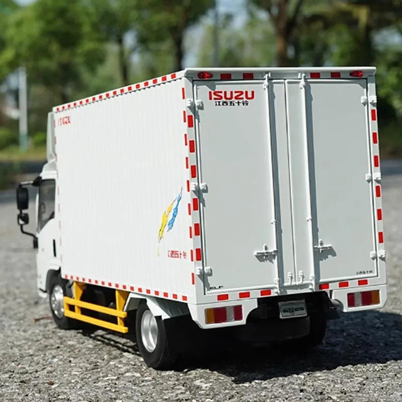 Diecast 1/18 scale Isuzu Light truck with wings van truck alloy model finished ornaments Adult Gift Hobby & Toys